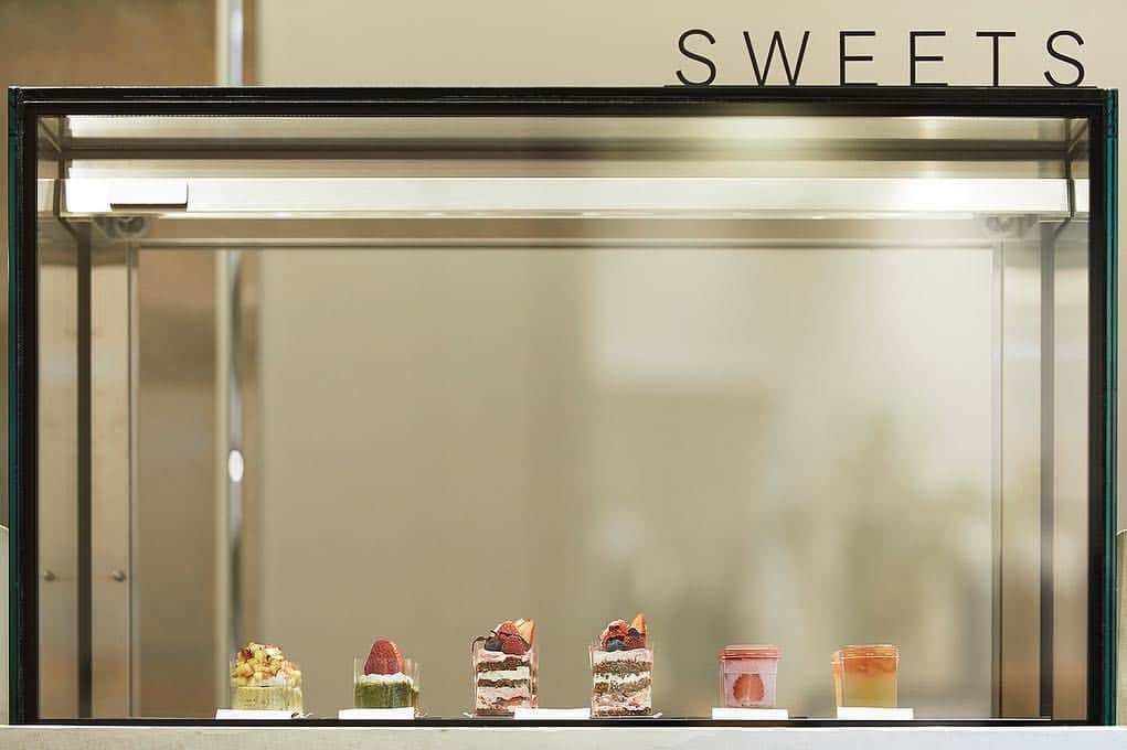 THREEのグルメインスタ