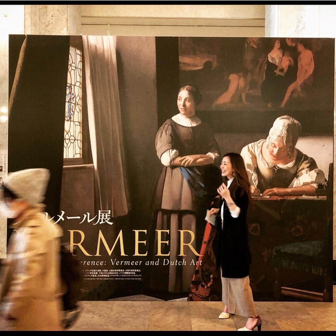 さきえさんのインスタグラム写真 - (さきえInstagram)「過去最大規模のフェルメール展🖼 やっぱり光の画家、意味深ね。 . . ☑︎🎫/ @vermeer2019 . . . #vermeer #フェルメール展 #西日本過去最大規模 #日本初公開 #取り持ち女 #art #寡作の画家#光の画家 #風俗画 #museum #photography #photooftheday #creative #painter#美術館ってほんと好き。#sensitivity#osaka」3月27日 18時13分 - sakie110