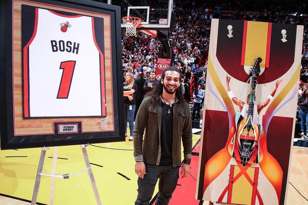 Miami HEATさんのインスタグラム写真 - (Miami HEATInstagram)「‪During Tuesday night’s No. 1 jersey retirement ceremony we presented @ChrisBosh with a Miami HEAT career inspired guitar designed by @reyjaff, a framed replica of his retired jersey and a $50,000 donation to @TeamTomorrowInc from the Miami HEAT Charitable Fund.‬ #ThankYouChr1s」3月27日 23時39分 - miamiheat