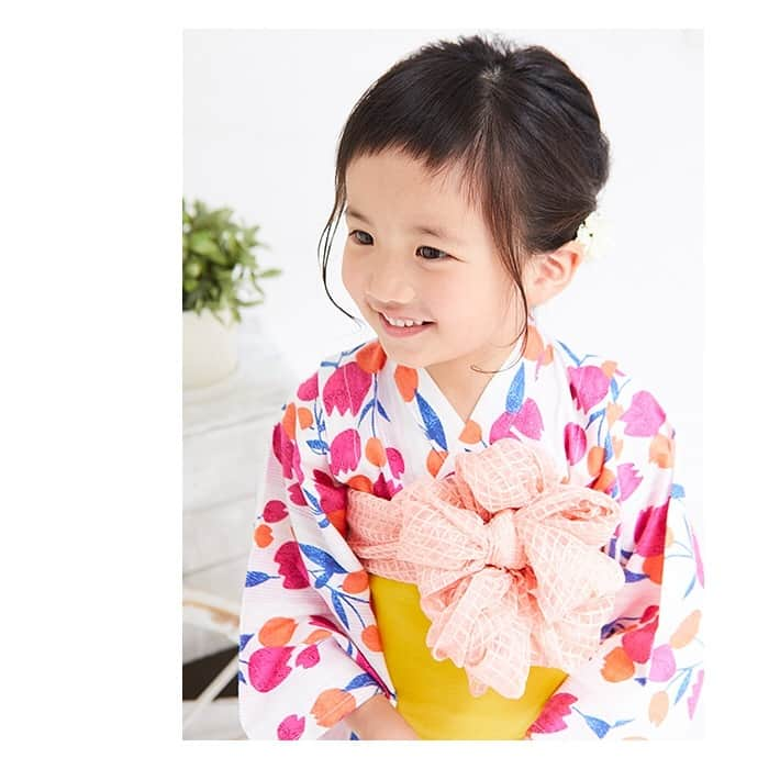 エフオーオンラインストア 子供服さんのインスタグラム写真 - (エフオーオンラインストア 子供服Instagram)「まもなく終了！ apres les cours ゆかた・じんべい 先行ご予約受付中💓  人気のカラーやサイズは残りわずかに💦 送料無料でGETできるのは、今だけ😘  3/31(日)23:59まで。 くわしくはプロフィール🔝のURLからご覧いただけます🛒  #子供服 #子ども服 #甚平 #浴衣 #キッズ服 #キッズコーデ #apreslescours #アプレレクール #アプレ #foonline #sunnylandscape #サニーランドスケープ #キッズファッション #キッズ #おしゃれキッズ #女の子服 #女の子コーデ #女の子ママ #夏祭り #子供浴衣 #花柄 #kidsfashion #igkids #kidsclothes #親バカ部 #親バカ部ig_kids #エフオーオンライン #ベビー #ベビー服 #チューリップ柄」3月27日 18時17分 - foonline