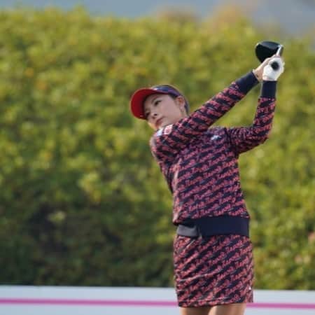 鶴岡果恋のインスタグラム：「. ステップアップツアー ラシンク×RE SYU RYU／RKBレディース が終わりました 開幕戦。22T位。 スリーパット祭りでした 3パット何回するの⁉︎と自分に何回も言いかけました🥺 悔しいなあと思いつつもまだまだだな〜と、、、 次頑張ります🏌️‍♀️ #福岡県 #ザクイーンズヒルゴルフクラブ  #ステップアップツアー #開幕戦」