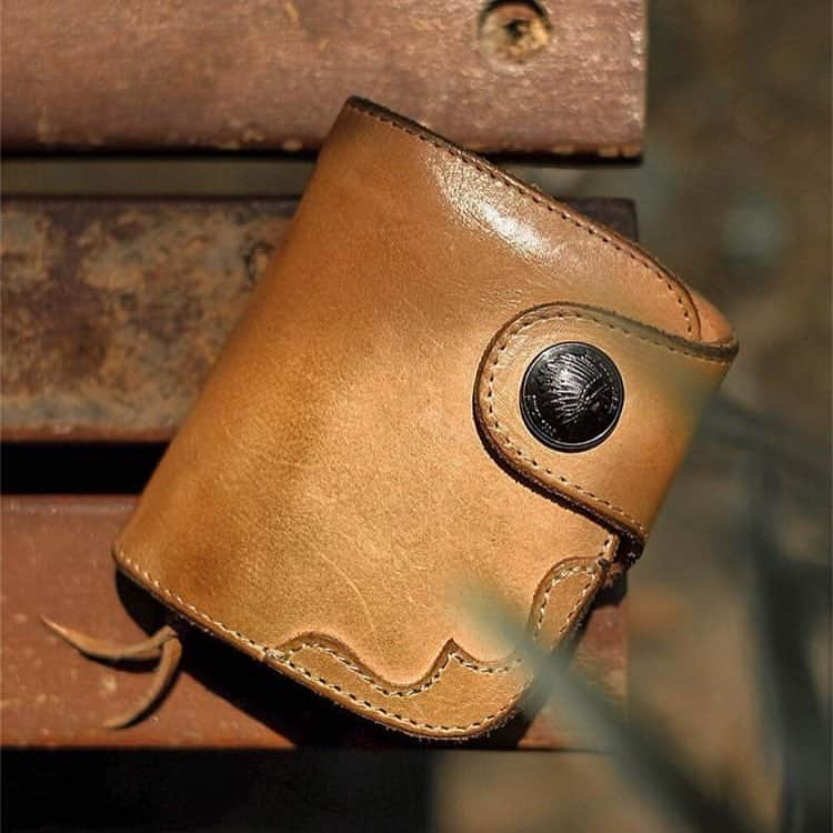 Denimioさんのインスタグラム写真 - (DenimioInstagram)「#redmoon wallets simply get a great patina in like no time! Pic by @johanmalik80」3月27日 18時33分 - denimio_shop