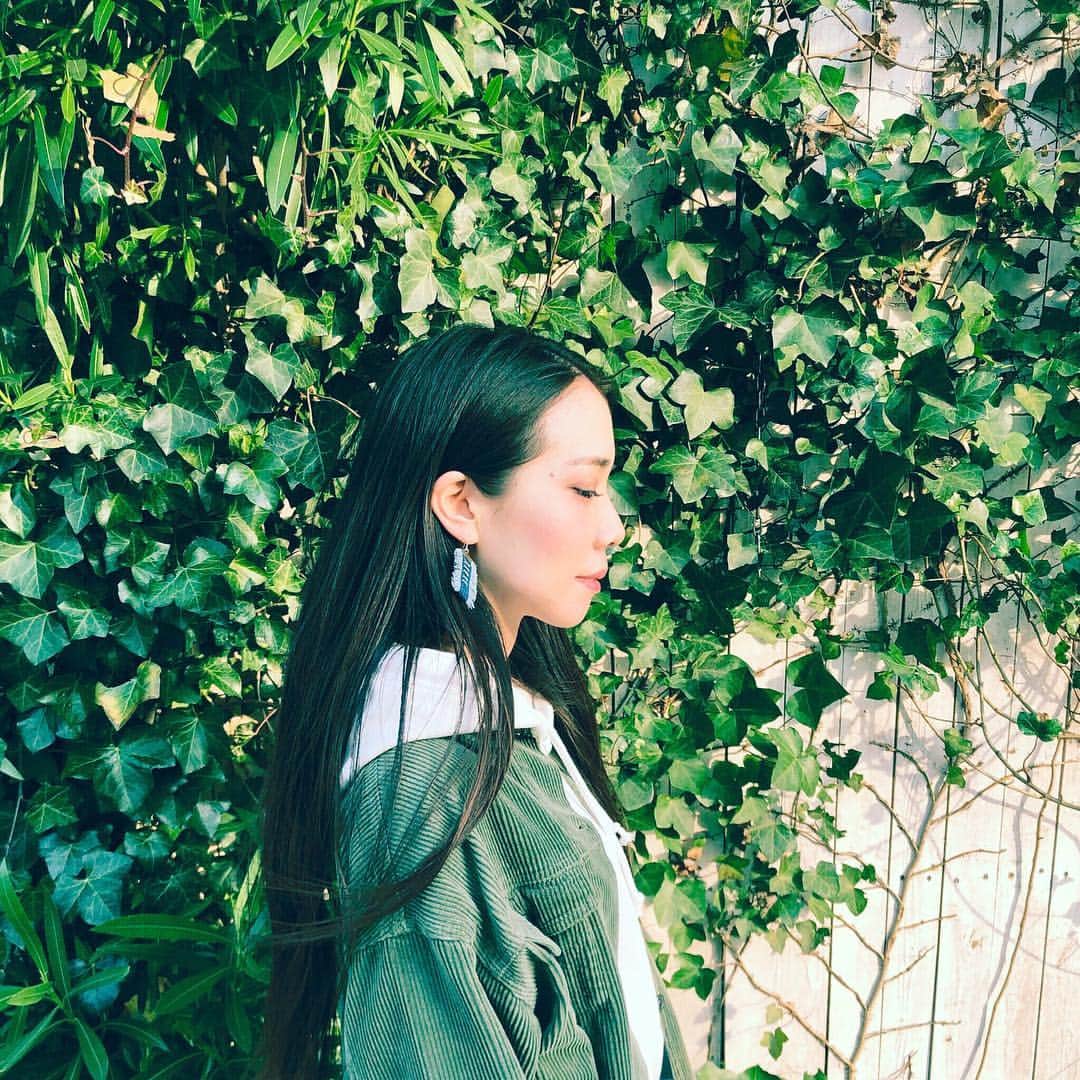沙夜香のインスタグラム：「春ハルはるだね。  #緑が濃くなってきた #Newピアス」