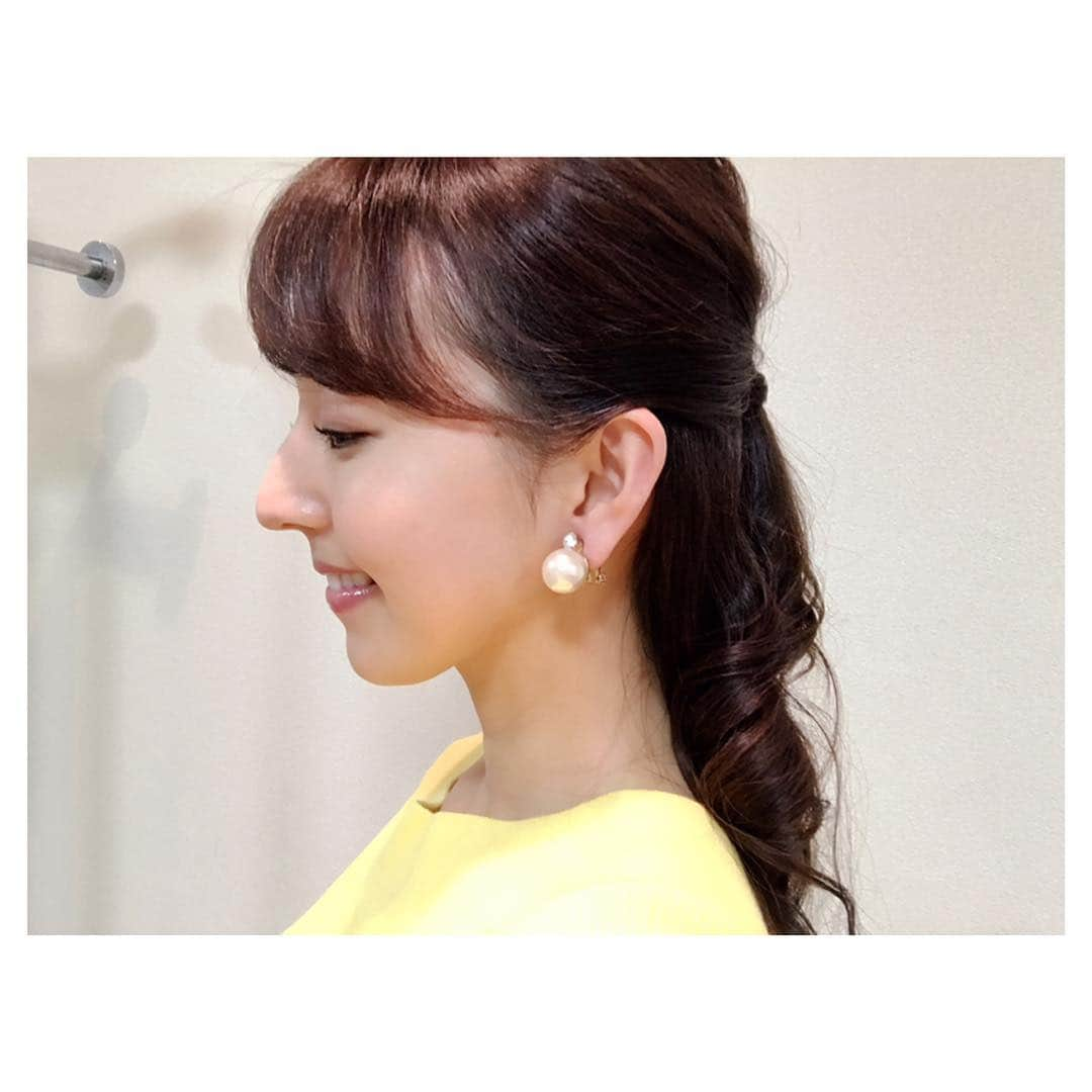 伊藤弘美さんのインスタグラム写真 - (伊藤弘美Instagram)「☺︎﻿ ﻿ 今日はめざトク！のお仕事でした😊🌼﻿ ﻿ ハーフアップ×大きめパールイヤリング💛﻿ ﻿ ﻿ ﻿ ﻿ #めざトク #収録 #ハーフアップ﻿ #イヤリング #衣装 #イエロー﻿」3月27日 18時43分 - hiromi_ito831