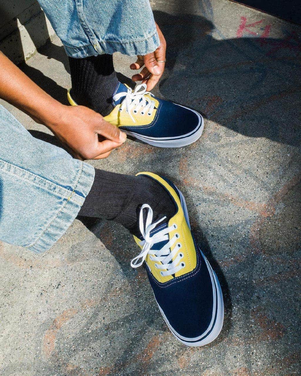 Vans Philippinesさんのインスタグラム写真 - (Vans PhilippinesInstagram)「The new #ComfyCush Era employs added arch support and a co-molded construction of foam and rubber to create the perfect combination of cushion and grip for lasting comfort! . Be sure to experience it for yourself in a Vans store near you! #VansPhilippines」3月27日 19時04分 - vansphilippines