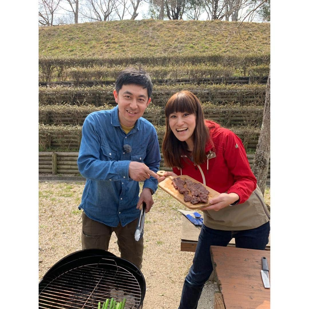 空木マイカさんのインスタグラム写真 - (空木マイカInstagram)「本日のハレソラロケはBBQ❤️よく食べ、よく喋り、よく笑いました〜😆そして、グッズが可愛すぎて、ワッフルが美味しすぎてそのまま買って帰りそうになりました。ぜひGWの参考に😆✋ ･ 最後の4枚は私のワッフルデコレーションのセンスを笑ったスタッフ達のワッフルデコレーションをどうぞ😏世代の色が出てますぞーー！（笑） ･ 現在はひまわりネットワークではボルダリングの回、キャッチ、キャットチャンネルでは城ヶ山登山の回をOA中です！見てね〜😁💕 #ハレソラ #ひまわりネットワーク #キャッチ #キャットチャンネル #空木マイカ」3月27日 19時28分 - maika_utsugi