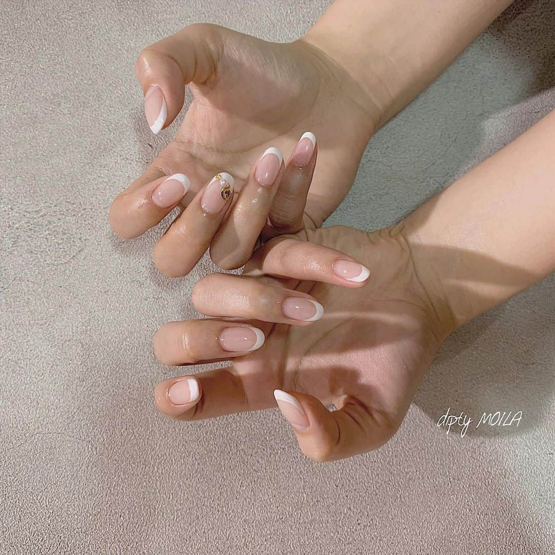 diptyMOILA diptyMOILA さんのインスタグラム写真 - (diptyMOILA diptyMOILA Instagram)「. .  フレンチモデル大募集中です！！ モデル価格で施術致します！！ . DMお待ちしております⭐️⭐️ . . @__yoomi0329  #nail#ネイル#ネイルデザイン#春ネイル#ニュアンスネイル#ミラーネイル#個性派ネイル#アシメトリーネイル#パープル#紫#お洒落さんと繋がりたい#ブラウンネイル#大人可愛い#カジュアル#ネイルサロン#ネイルサロン大阪#大阪#なんば#心斎橋#南船場#堀江#ネイリスト募集#spring#春カラー#diptymoila_spot#diptymoila_2018ssnail#diptymoila#diptymoila_2019ssnail#fashion#シンプルネイル」3月27日 19時40分 - diptymoila917