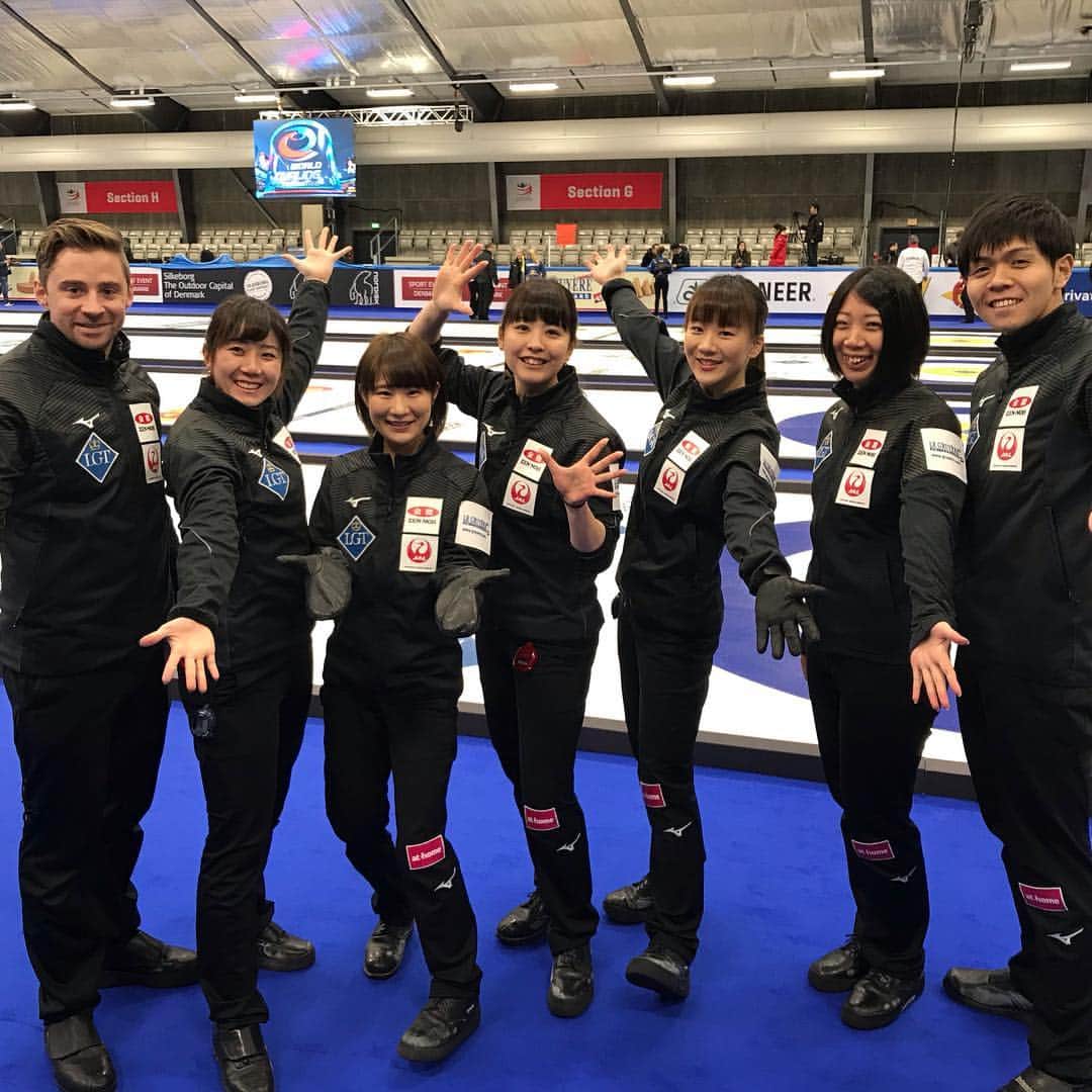 北澤育恵のインスタグラム：「初めての世界選手権4位😌 沢山の応援メッセージありがとうございました❤️ 悔しさもありますが、このチームにとっても自分自身もこの大会で得るものはとても多かったです！ みんなありがとう👏来シーズンもみんなよろしくね😉 . . そして、全農さん最高のサポートありがとうございました🙏どの料理も本当にVERYGOODでした💕 #wwcc #japan #curling #instasports #中部電力 #全農 #instafood」