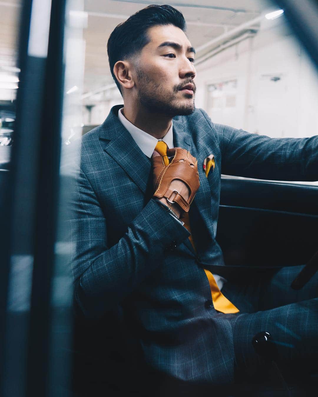 ゴッドフリー・ガオのインスタグラム：「“CHECK yourself after you SUIT yourself, KNOW your suit before you YALE out the name”. #YALETOWN #YOYUUMEN • 📷 @allenkuo04 • 👔 @yoyuu.lab • 🏎 @ferraricollector_davidlee」