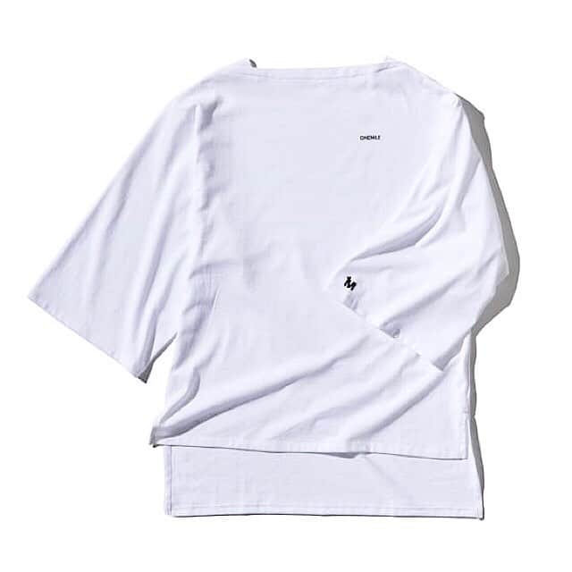 coen コーエンさんのインスタグラム写真 - (coen コーエンInstagram)「【NEW ITEM】(WOMENS)﻿﻿﻿ ボートネックデザインがデコルテを美しく見せてくれるロゴTシャツ。﻿ 程よく開いたネックがキレイめ要素をプラスします。﻿ ﻿ 大きめのシルエット、前後差の丈感が旬なスタイリングにぴったりなアイテムです。﻿ ﻿ <スタイリング>﻿ スリムなテーパードパンツと合わせて、メリハリをつけるも良し◎今までとは違う新しいシルエットはスカートやワイドパンツとの相性も良く、この春のスタイリングに大活躍が見込める一枚です。﻿ ﻿ (品番: 7625-607-9103 定価:3,000円+tax)﻿﻿ ﻿ MENS新レーベルもチェック☑️﻿ @coen.ul﻿ ﻿﻿ #coen #コーエン #ビッグシルエット #ビッグシルエットコーデ #tシャツコーデ #オーバーサイズ #お洒落女子 #大人カジュアルコーデ #着回しコーデ」3月27日 20時11分 - coen_official