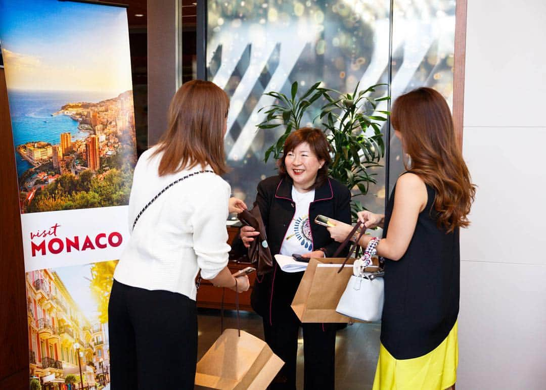 Candlewick Co., Ltd.さんのインスタグラム写真 - (Candlewick Co., Ltd.Instagram)「On March 14th, we held a media and influencer lunch in Roppongi where we introduced the new Green is the New Glam campaign movies for Monaco Tourism. To further introduce Monaco’s dedication to sustainability, we had a speech by special guest, Ms. Christine Oberdorff, director of “Monaco: Back to the Future.” The food was also inspired by Monaco’s vibrant green and refreshing citrus flavors, offering a taste of the Mediterranean in the center of Tokyo. 🇲🇨 . . 3月14日にモナコ政府観光会議局は、六本木でメディアとインフルエンサーを対象としたランチイベントを開催し、今年の「レスポンシブル・ラグジュアリー」のムービーを発表しました。より詳しくモナコの環境問題への取り組みを紹介するために、「Monaco: Back to the Future」というドキュメンタリー映画を撮影したクリスティーヌ・オベルドルフ監督にもスピーチしていただきました。またモナコの生命力溢れるグリーンとシトラスをテーマにした地中海料理の数々も皆さまにお楽しみいただきました。🌿 . . . #candlewickpr #tourismpr #sustainabletourism #visitmonaco #mcgreenglam #womeninpr #travel #モナコ旅 #レスポンシブルラグジュアリーモナコ #モナコ #サステナビリティ #六本木 #環境問題」3月27日 20時13分 - candlewick_jp