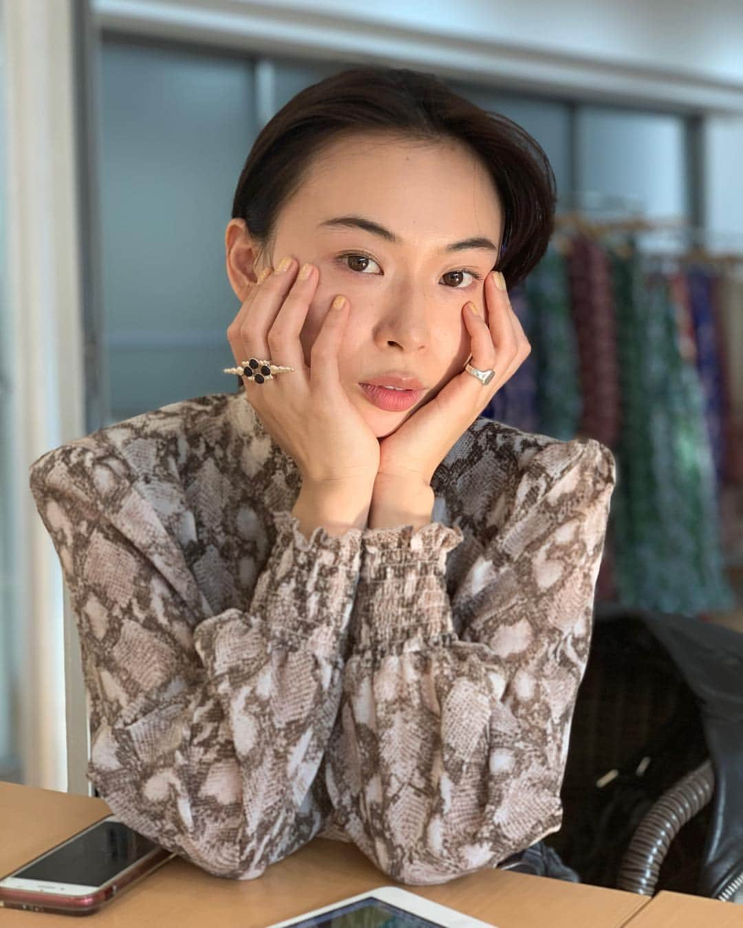 後藤早貴さんのインスタグラム写真 - (後藤早貴Instagram)「New RING💍 @kinraden  超可愛い指輪。ずっと使うものリスト。 #kinraden#wekindredare#sustainablejewelry#me#gosaki#ring#silver#accessory#accessories#kawijamele」3月27日 20時20分 - gosakicchi