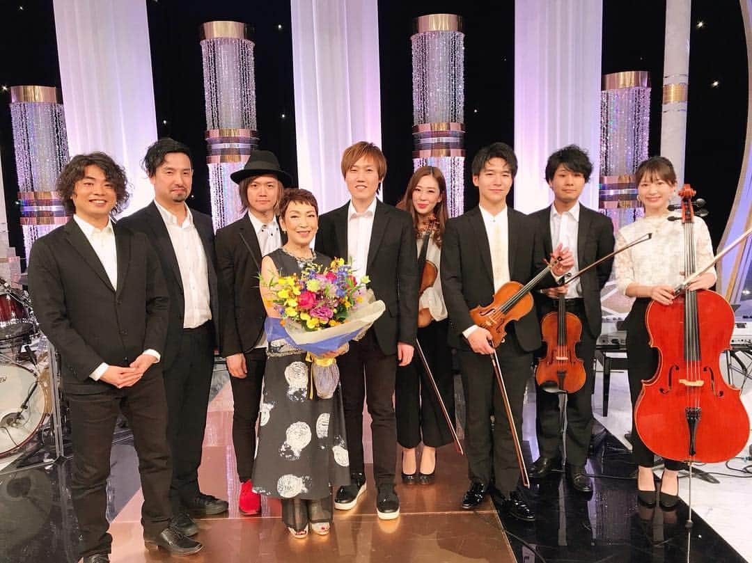 三浦拓也さんのインスタグラム写真 - (三浦拓也Instagram)「‪昨日はテレビ朝日の特番「日本の名曲グランプリ」の収録で大橋純子さんバンドのギタリストとして演奏をさせていただきました！‬ ‪大橋純子さん素敵でしたー！バンドメンバーの皆と楽しく演奏できて幸せです。‬ ‪4月4日19時放送です^ ^‬ ‪#大橋純子‬」3月27日 20時32分 - depapepe_miura