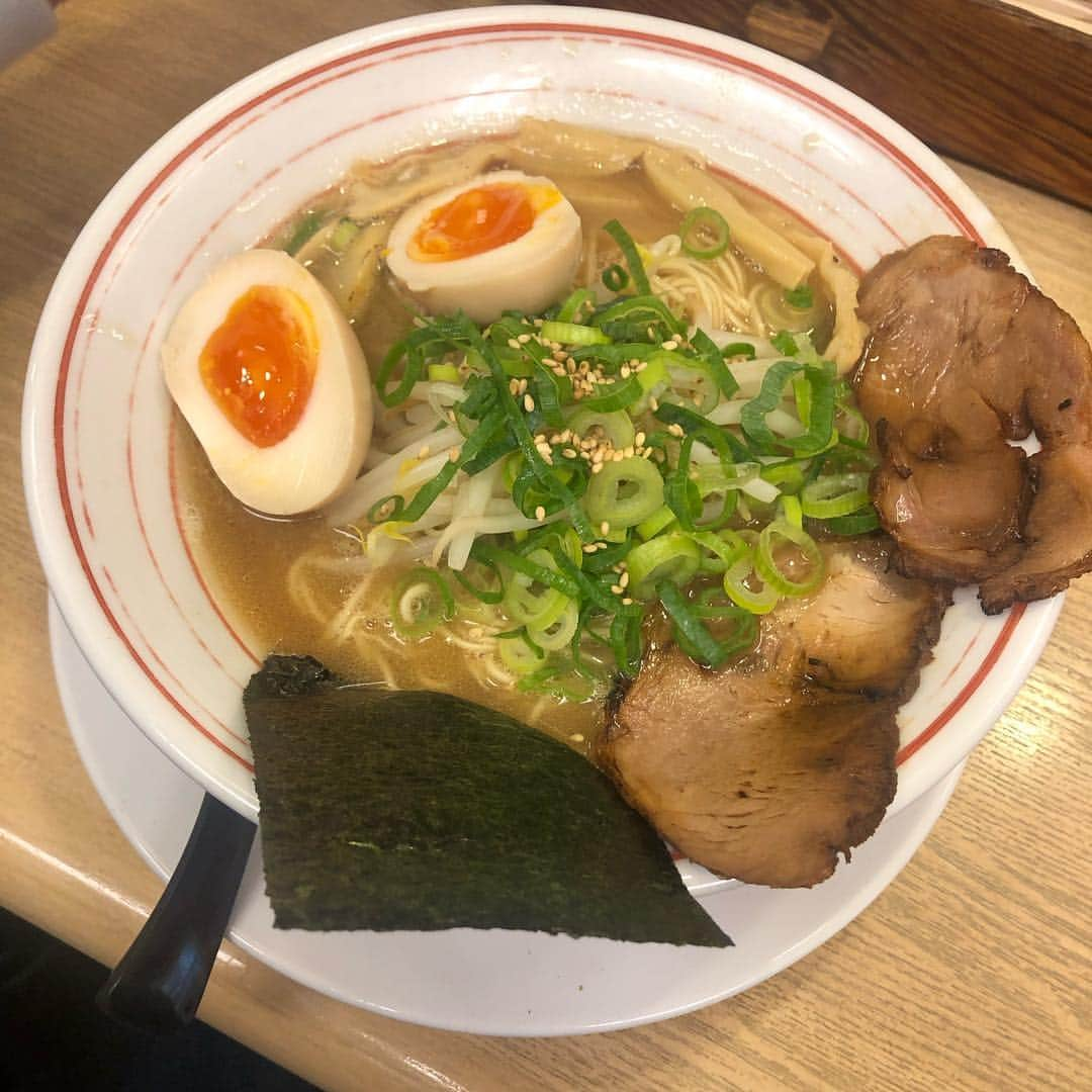 ダース・ローマシュ匡のインスタグラム：「70点 #ラーメン」