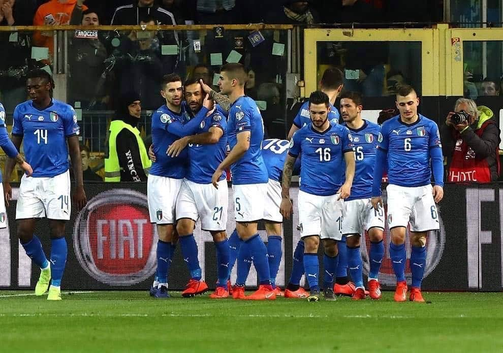 サッカーイタリア代表さんのインスタグラム写真 - (サッカーイタリア代表Instagram)「#Nazionale 🇮🇹 Ieri oltre sette milioni di spettatori davanti alla #tv per gli #Azzurri 📺! L'articolo 👉🏻 www.figc.it  #VivoAzzurro」3月27日 20時49分 - azzurri