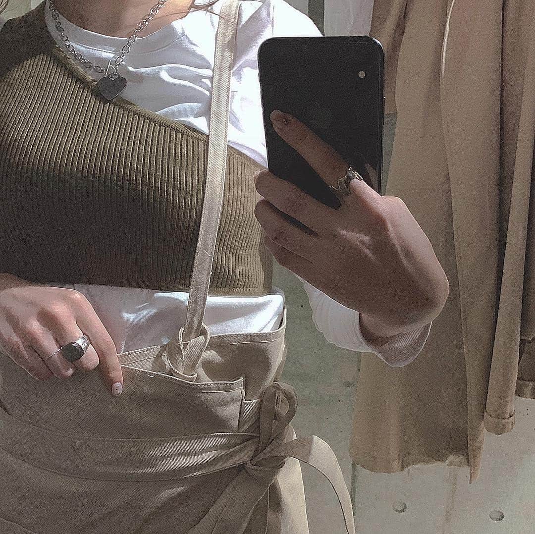 高田茉実さんのインスタグラム写真 - (高田茉実Instagram)「このスカート かなり優れもの。 いろんな着方できる❤︎ @lilou__official」3月27日 20時54分 - __mamico