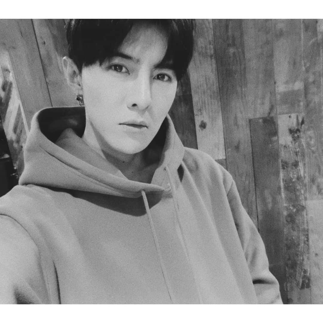 ダンソン・タンのインスタグラム：「⬛⬜⬛⬜⬛⬜ #DT #唐禹哲 #HOTHEART #SEVENDAYS」