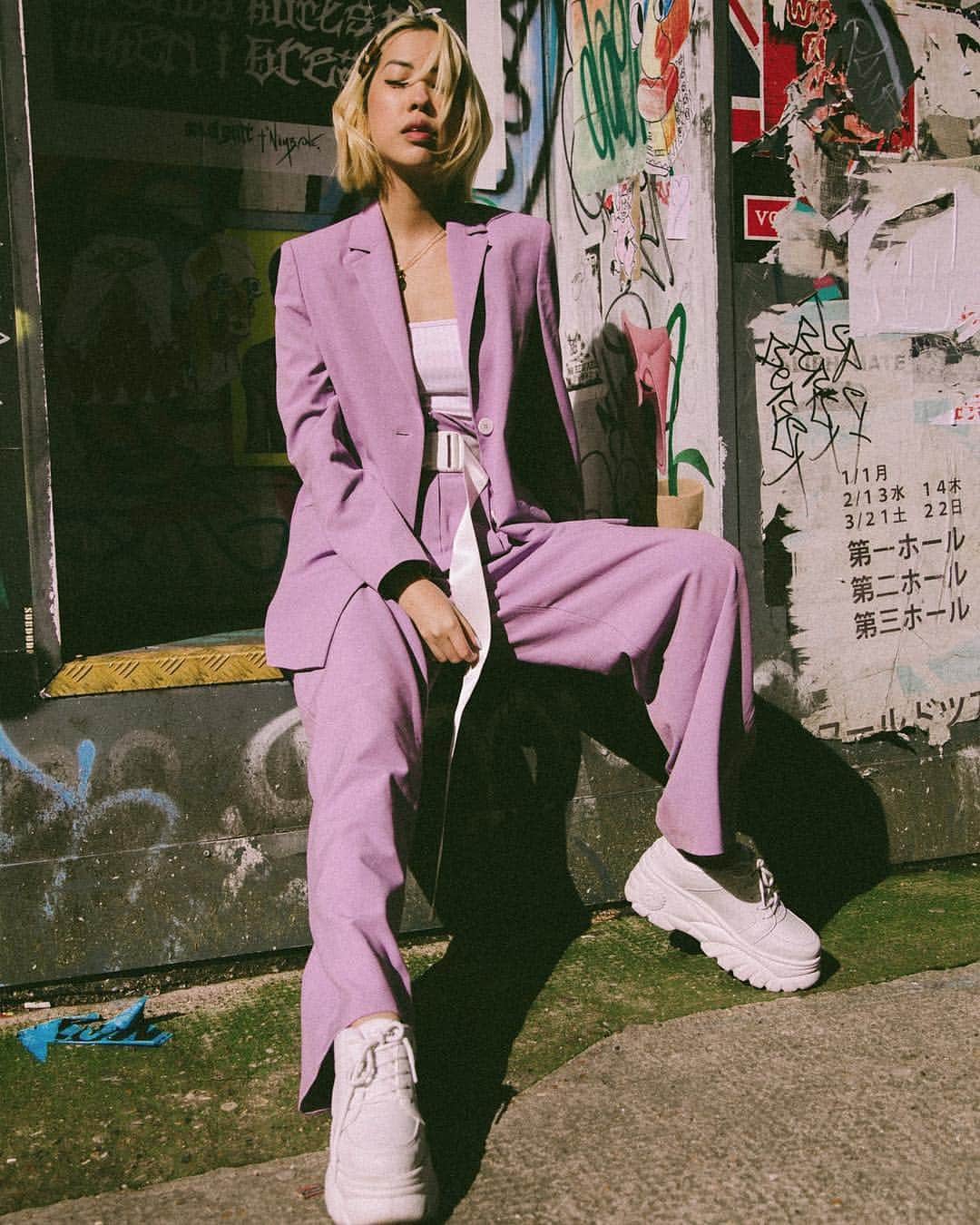 ASOSさんのインスタグラム写真 - (ASOSInstagram)「On Wednesdays, we wear pink… and purple 💜 🌸 🔎 ASOS DESIGN check skirt suit (1401026), COLLUSION purple suit (1382246) 🗣 Image description: people wearing pink and purple tailoring」3月27日 20時58分 - asos