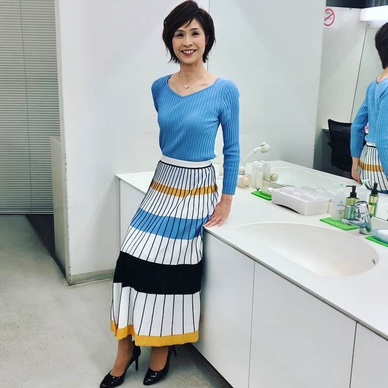 今村涼子さんのインスタグラム写真 - (今村涼子Instagram)「#衣装#635天気#530天気 #スーパーjチャンネル」3月27日 21時11分 - ryoko.imamu