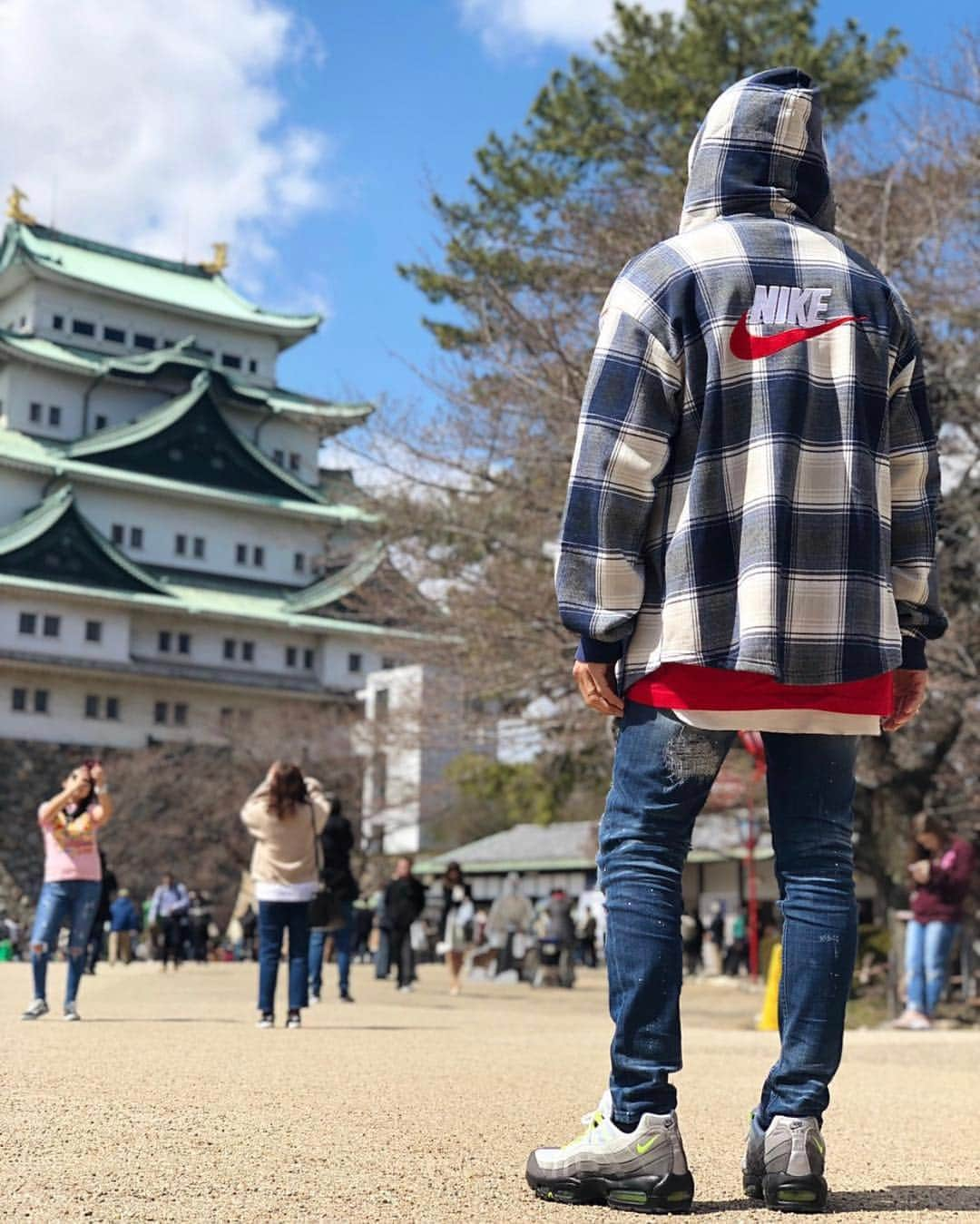 japanese_sneaker_style_magさんのインスタグラム写真 - (japanese_sneaker_style_magInstagram)「. . . #ジャパスニピックアップ . . . model➡️ @70naohiro 👟 #NIKE #Airmax95  を使った#スニーカーコーデ ✨✨ ぜひ皆さんも参考にしてみては？💥💥 . . . #ジャパスニ #ジャパスニ女子 #ジャパスニピックアップ #sneaker #kicks #スニーカー #スニーカーコーデ #スニーカー男子 #スニーカー女子 #ナイキ #ナイキスニーカー #Airmax #Airmax95og #airmax95yellowgradation エアマックス #エアマックス95  #supreme #supremenyc #シュプリーム #NIKESupreme」3月27日 21時19分 - japanese_sneakerstyle