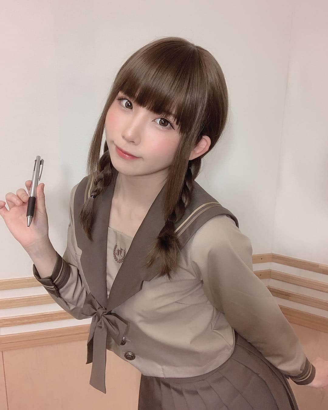 のインスタグラム：「三つ編み+セーラー服の組み合わせがスキ🎶 #cosplay」