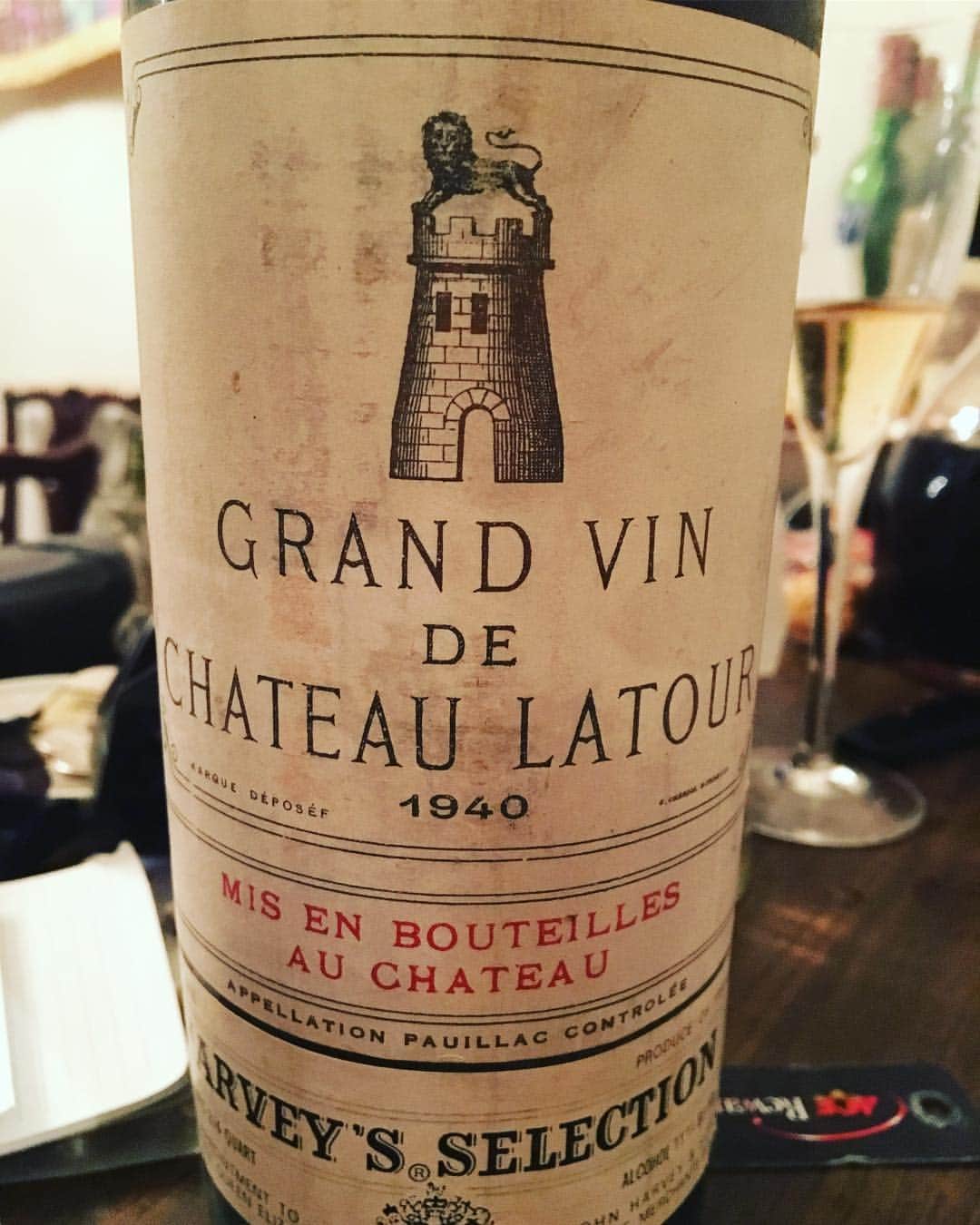 Monday満ちるさんのインスタグラム写真 - (Monday満ちるInstagram)「As my mother always insists, Latour never makes a bad wine. Year of my stepfather’s birth, not known to be a great vintage...this was amazing! Happy birthday Lew! #internationalwomensday #1940」3月27日 21時30分 - mondaymichiru