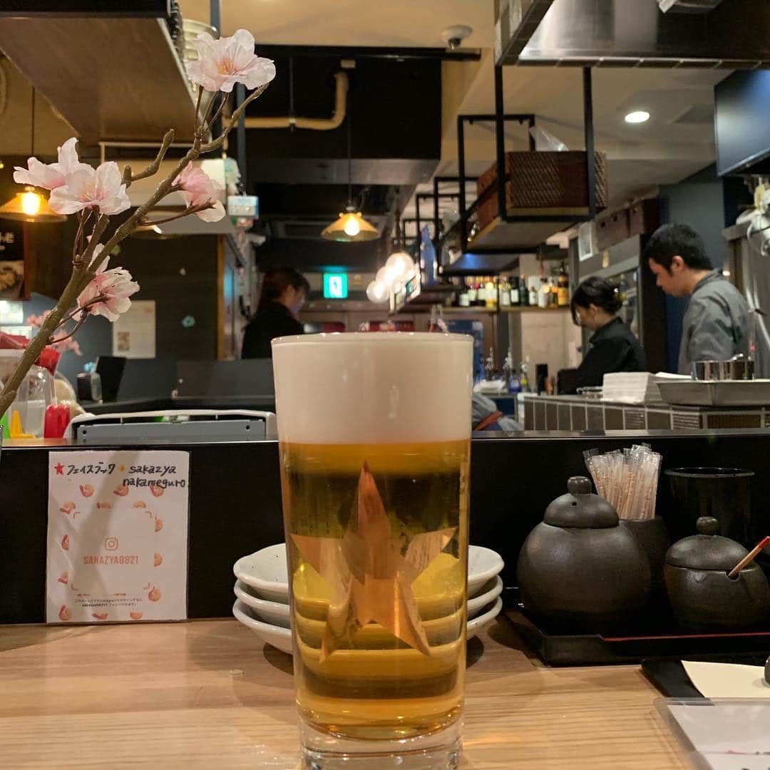 くろさんのインスタグラム写真 - (くろInstagram)「中目黒でお花見の前に🍺🍶 #中目黒呑み #酒肴サカツヤ #サカツヤ #サカツヤ中目黒」3月27日 21時33分 - m6bmw