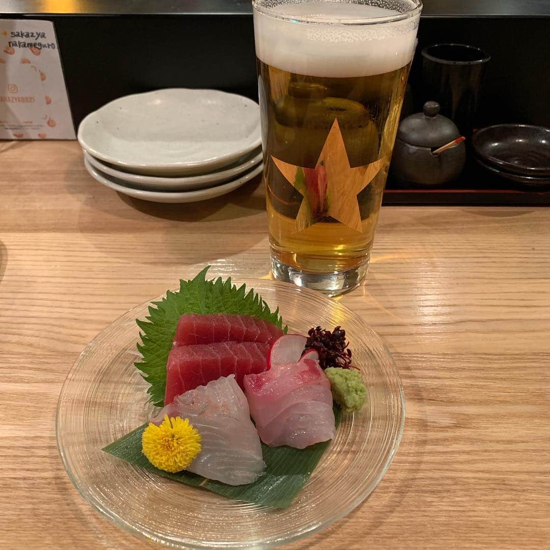 くろさんのインスタグラム写真 - (くろInstagram)「中目黒でお花見の前に🍺🍶 #中目黒呑み #酒肴サカツヤ #サカツヤ #サカツヤ中目黒」3月27日 21時33分 - m6bmw