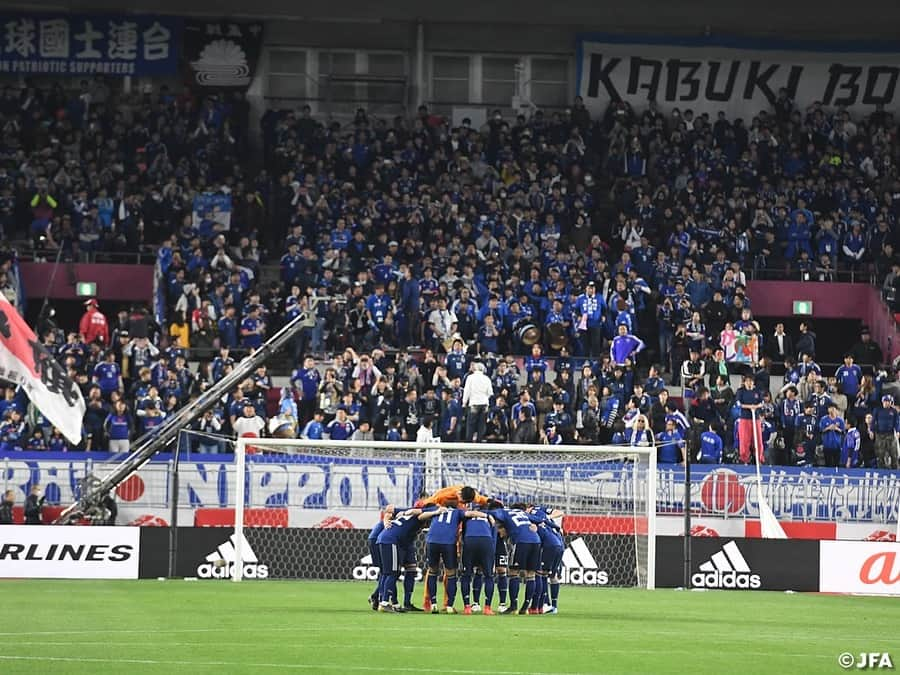 日本サッカー協会さんのインスタグラム写真 - (日本サッカー協会Instagram)「📸Match Photos① 平成最後の日本代表戦は、2000年以来の顔合わせとなったボリビア代表との一戦！先発メンバーを22日のコロンビア戦から11人全員入れ替え、8人が森保監督体制で初の先発起用となりました！ ・ キリンチャレンジカップ2019 #SAMURAIBLUE 1-0 ボリビア代表 📅3/26(火)19:30KO 📍兵庫／ノエビアスタジアム神戸 ・ #daihyo #SAMURAIBLUE」3月27日 21時48分 - japanfootballassociation