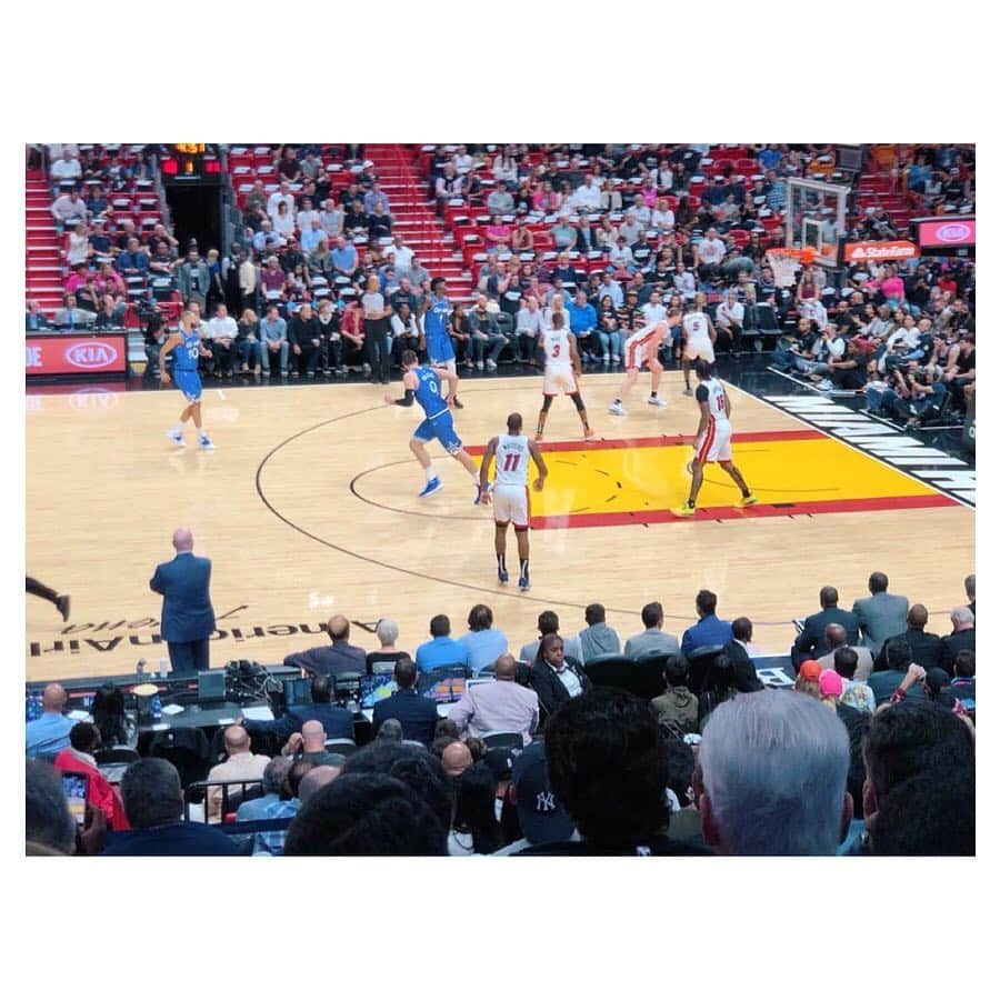 日比野菜緒さんのインスタグラム写真 - (日比野菜緒Instagram)「. Had an amazing time at the Miami Heat game 🏀🔥🔥 #NBA . @miyukato1121 どこでも一緒（笑）」3月27日 21時50分 - naohibino_1128