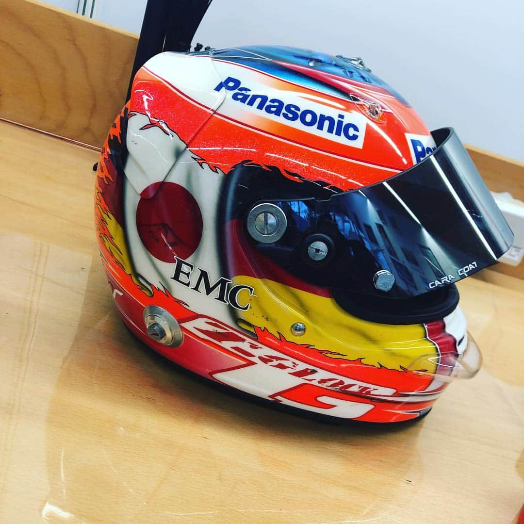 のインスタグラム：「There is something happening in the background... stay tuned... #11yearsago I used that helmet  #backtotheroots」