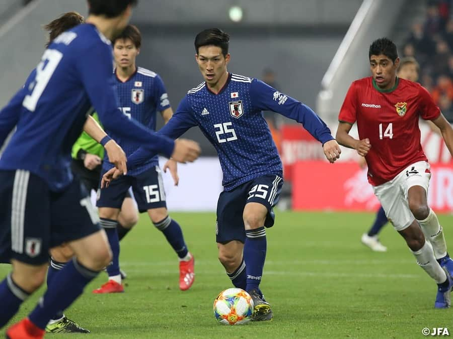 日本サッカー協会さんのインスタグラム写真 - (日本サッカー協会Instagram)「📸Match Photos② この日ゲームキャプテンを任されたのは、#香川真司 選手。#橋本拳人 選手、#畠中槙之輔 選手らが日本代表デビューを飾りました。 ・ キリンチャレンジカップ2019 #SAMURAIBLUE 1-0 ボリビア代表 📅3/26(火)19:30KO 📍兵庫／ノエビアスタジアム神戸 ・ #daihyo #SAMURAIBLUE」3月27日 22時00分 - japanfootballassociation