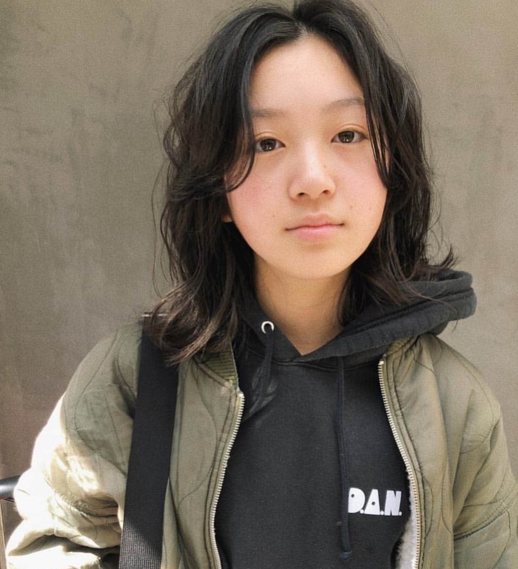 のインスタグラム：「こんな洗練された12歳 これからD.A.N.のライブ行っちゃう12歳 将来がたのしみでしかないね。 わざわざ名古屋からありがとう〜！」