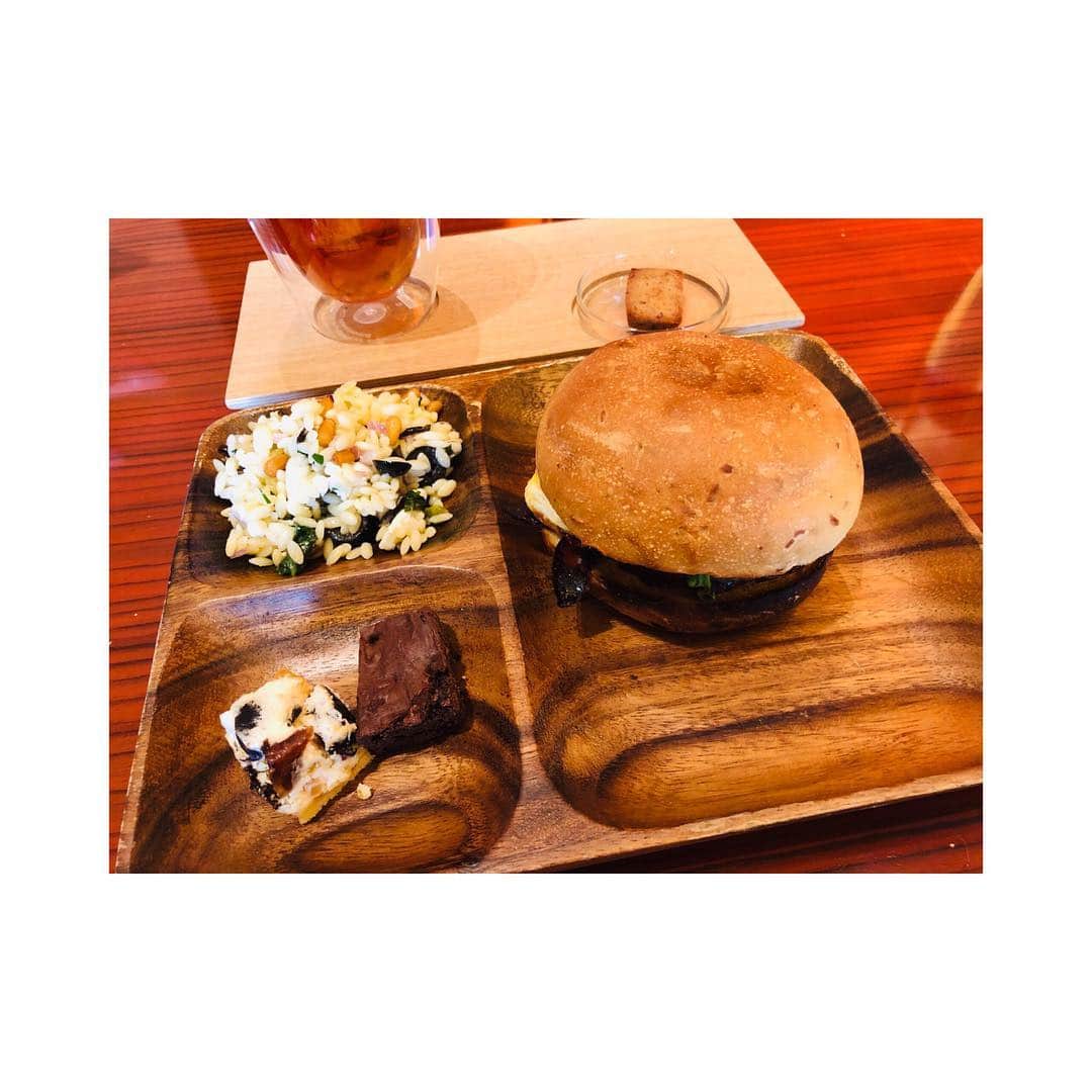 倉窪莉沙のグルメインスタ