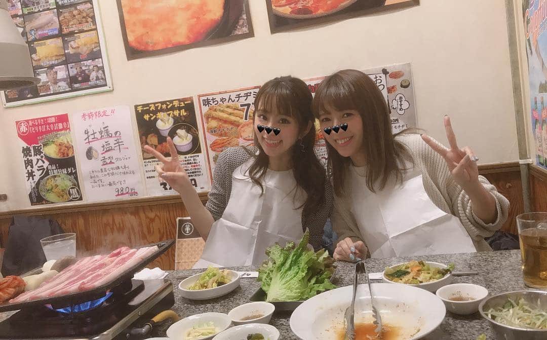 林弓束さんのインスタグラム写真 - (林弓束Instagram)「私の中3のいとこちゃんが名古屋から東京に友達と二人で卒業旅行に来たので、一緒に新大久保で夜ご飯しました😊❤️ちゃんも一緒に！笑 ギョプサル✨ チーズダッカルビ✨ 美味しかった🙋‍♀️ 久々に会ったら大人っぽくなってて、もうすぐ華のJKですって😆✨ 東京満喫してってねー✨」3月27日 21時55分 - hayashiyuzuka