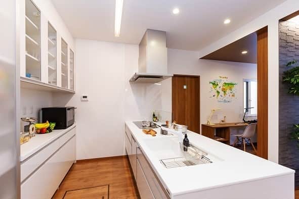 エステート住宅産業 住宅部さんのインスタグラム写真 - (エステート住宅産業 住宅部Instagram)「西川田「フェアリィ・スクエア」内展示場のキッチン♪家事を軽減するパナソニックの『ラクするテクノロジー』をご覧いただけます！」3月28日 8時50分 - estatejutakubu