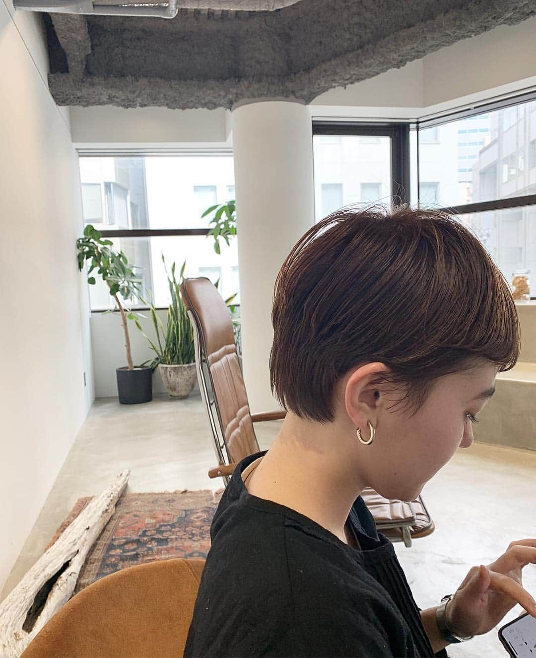 高橋忍さんのインスタグラム写真 - (高橋忍Instagram)「SUPER BREAK . 小春 short 🌸 ．  #hair #shorthair #veryshort #shortcut #nanukhair  #nanuktakahashi #cut #hairdesign  #hairstyle  #hairstylist  #hairdesigner  #ショートヘア #ショートカット #ベリーショート #カット #ヘアカット #髪を切る #髪を切った #nanukessence  #パーマヘア #パーマ #美容師 #宮崎美容師 #宮崎美容室 #刈り上げショート  #ミニボブ」3月28日 7時35分 - nanuk_takahashi.buri