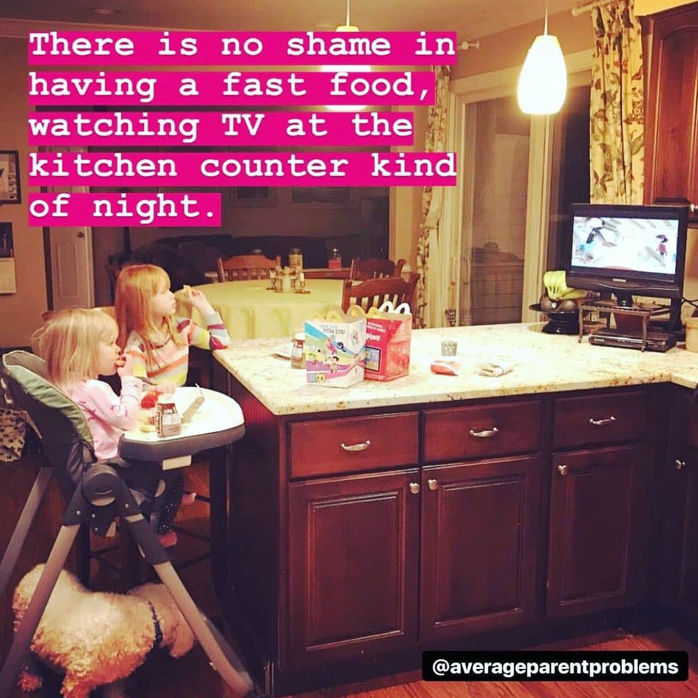 Average Parent Problemsさんのインスタグラム写真 - (Average Parent ProblemsInstagram)「If you think back, I bet fast food in front of the TV was one of your favorite meals.😘#averageparentproblems problems Photo: @mommywerks」3月28日 7時36分 - averageparentproblems