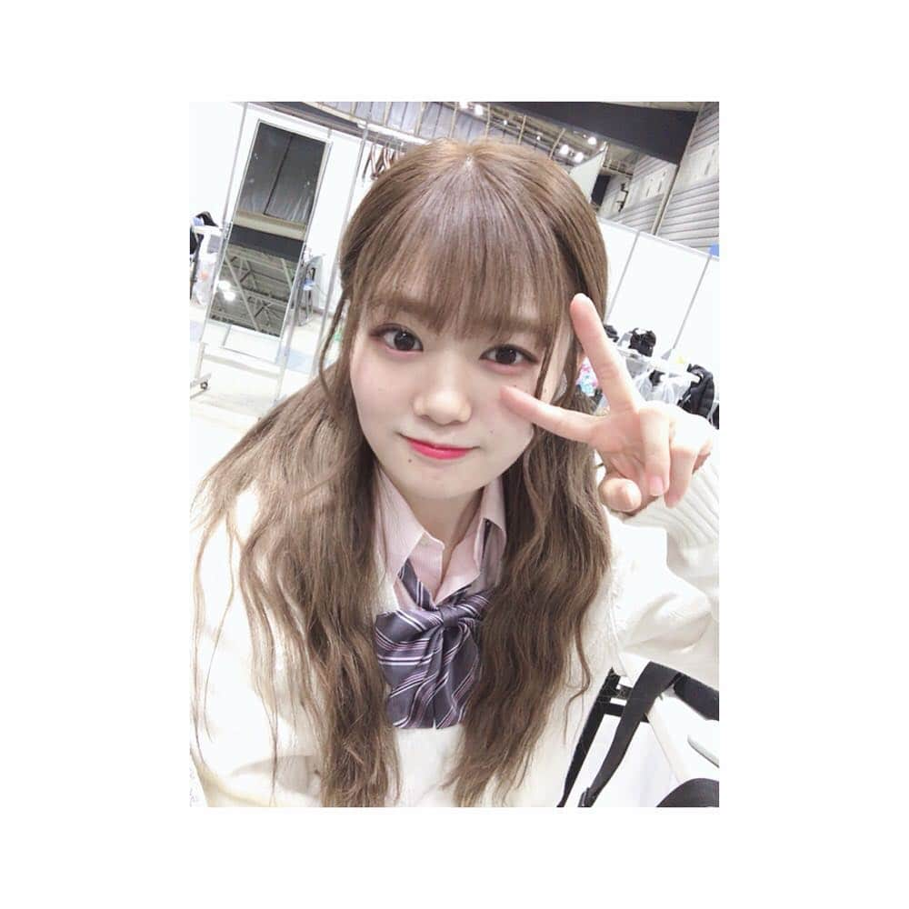 川原美咲さんのインスタグラム写真 - (川原美咲Instagram)「3月17日❥握手会❥メンバー編  #仲良し #なづちゃん💕 #なおちゃん  #ゆいゆい　#かわゆいゆい #いくみんの髪かざりを直してあげるゆいちゃん #LJKいくみん #かわいいえりちゃんと変顔してもかわいいえりちゃん笑 #そして変顔してもかわいい山田菜々美氏」3月28日 7時39分 - misaki_888_sagasaikou