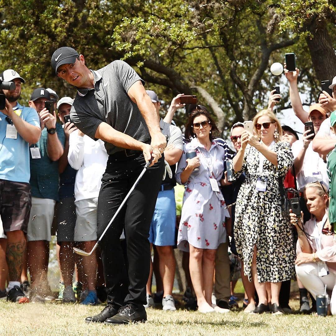 テーラーメイド ゴルフさんのインスタグラム写真 - (テーラーメイド ゴルフInstagram)「Spin to win. #TP5  Rory picked up a 5&4 win on Day 1 of the #DellMatchPlay. #5WITCH #TeamTaylorMade」3月28日 7時47分 - taylormadegolf