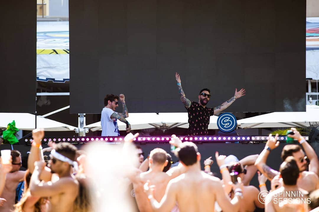 Spinnin' Recordsさんのインスタグラム写真 - (Spinnin' RecordsInstagram)「@breathecarolina busting some moves #spinninsessions #spinninhotel」3月28日 7時57分 - spinninrecords