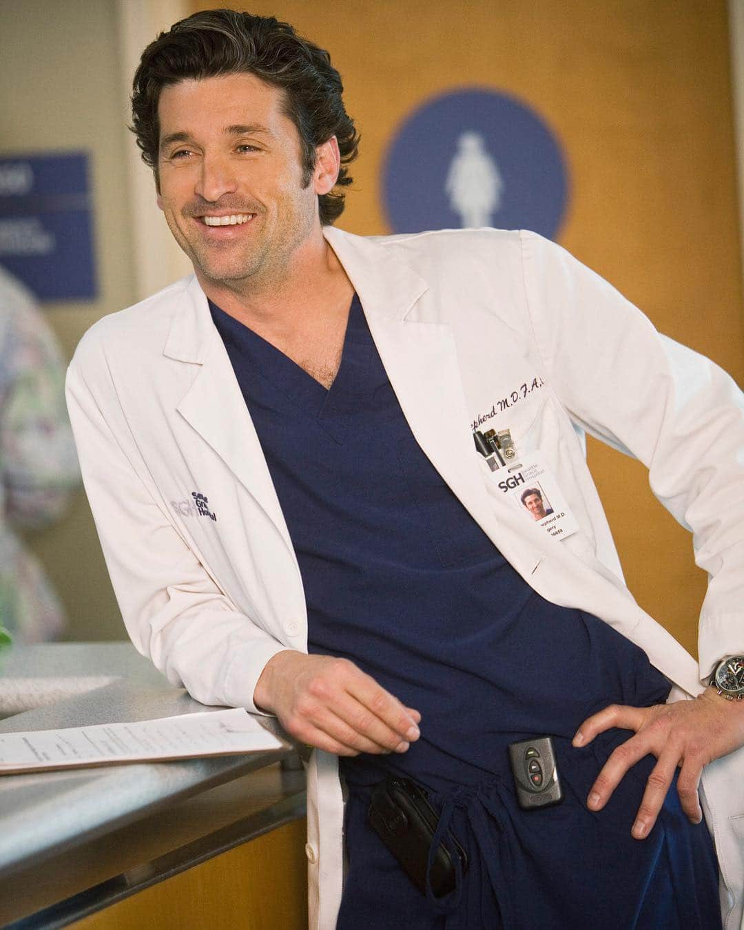 E! Onlineさんのインスタグラム写真 - (E! OnlineInstagram)「Turning down the part as Derek Shepherd on #GreysAnatomy may have cost Rob Lowe about $70 million, but at the end of the day, "McDreamy” wasn’t for him. Link in bio to enter his OR. (📷: Getty Images)」3月28日 8時31分 - enews