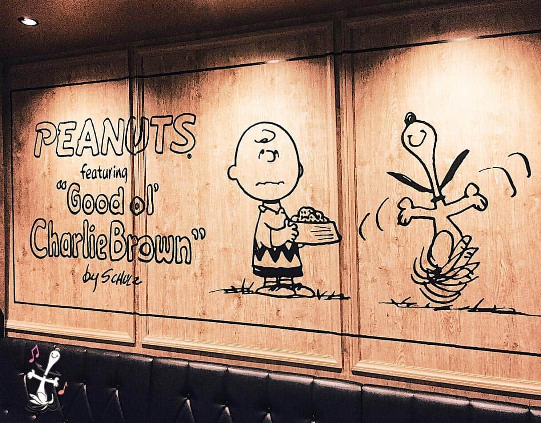 pisatamagoさんのインスタグラム写真 - (pisatamagoInstagram)「🥐☕️🐶 ☺︎ ☻ #peanuts #peanutscafe#peanutshotel#peanutsdiner #peanutscomics#peanutshotelkobe#ピーナッツホテル#ピーナッツカフェ#ピーナッツダイナー#ピーナッツホテル神戸#snoopy#snoopycafe#snoopys#snoopylover#スヌーピー#神戸#神戸カフェ#神戸グルメ#神戸旅行#神戸観光#神戸カフェ巡り#北野#神戸北野#kobe#kobecafe#kobehotel」3月28日 8時42分 - audreysunnyday