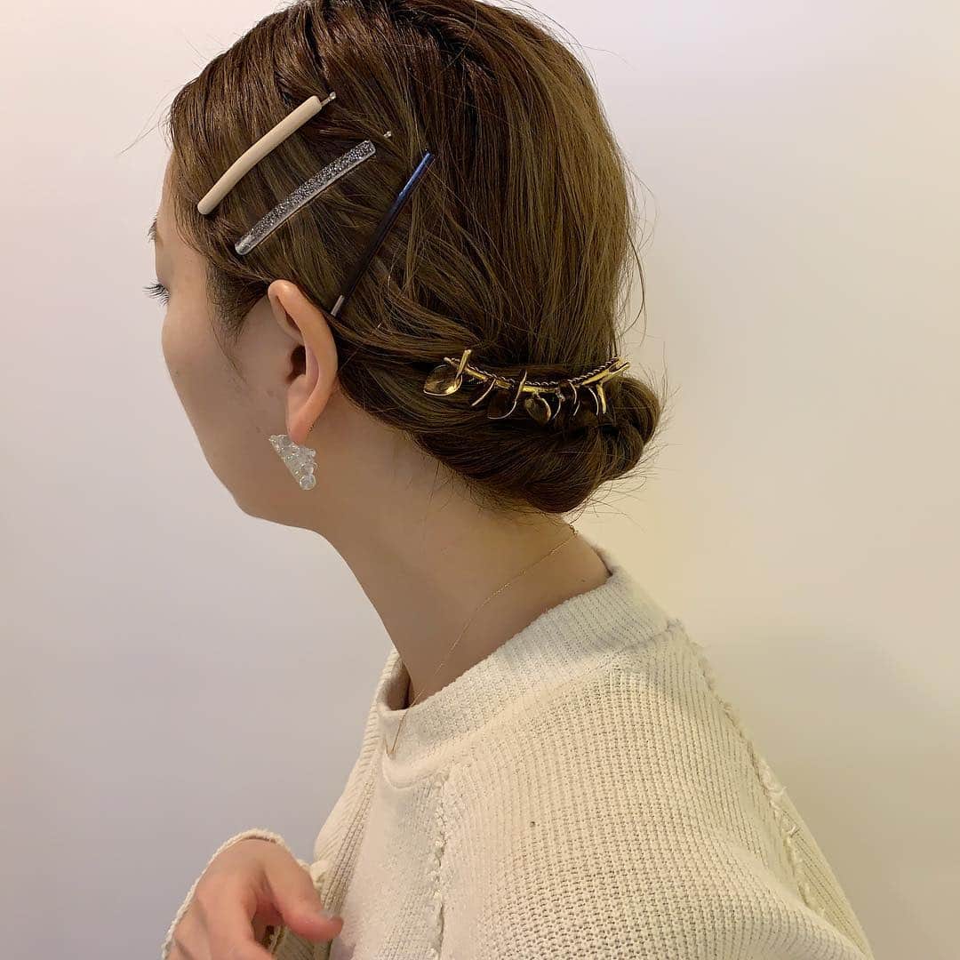YU-U（工藤由布）さんのインスタグラム写真 - (YU-U（工藤由布）Instagram)「2019,03,28のアレンジ コンパクトヘア☻タイトも好き🙈 崩さないギブソンタックにしたよ✨ ピン… @san_official コーム… @nood.aoi ピアス… @nemunemu_accessories ・・・ #ヘアアレンジ #uアレンジ #ボブアレンジ #ミディアムアレンジ #ロングアレンジ  #uボブアレンジ #hairarrange #hairstyle #tcbsnap #noodaccessory #nemunemu #タイトヘア #ギブソンタック #sAnコレ #thedallas #todayful」3月28日 8時48分 - nyan22u22nyan