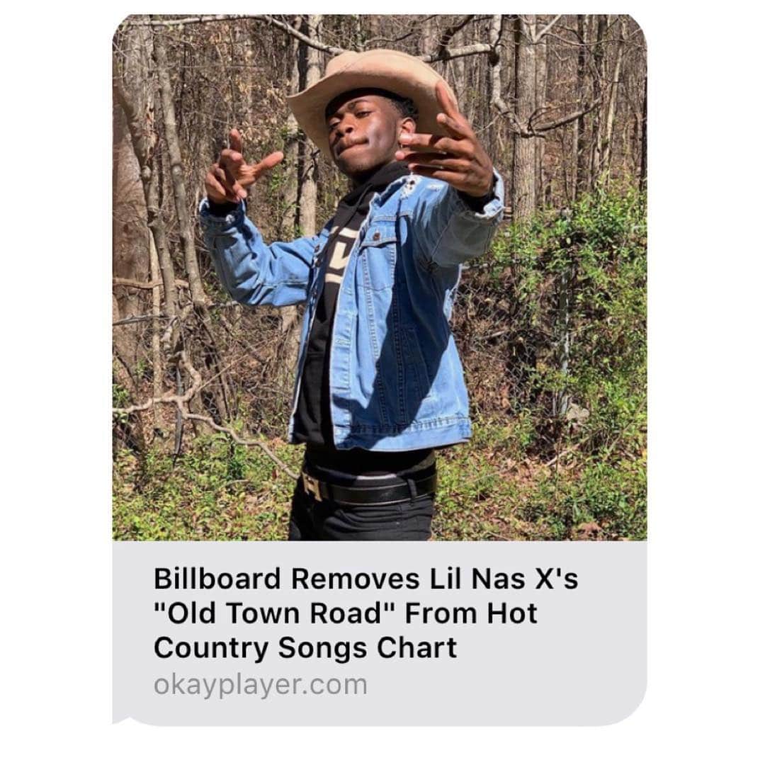 エブロ・ダーデンさんのインスタグラム写真 - (エブロ・ダーデンInstagram)「Why is this NOT country music? They didn’t like seeing “Lil Nas X” on their chart? 🤣🤣🤣 @lilnasx」3月28日 8時45分 - oldmanebro