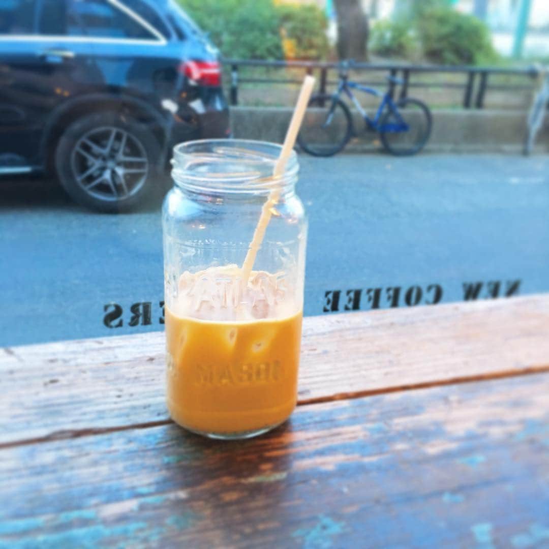 中倉隆道さんのインスタグラム写真 - (中倉隆道Instagram)「. 今日は暖かかったから 帰り道にアイスラテをガブ飲み☕️🥤😋 . . あまりにも喉乾いてたから 半分くらい一気に飲んで 落ち着いてから写真パシャリ😆 . . よー水分とりました♬ . . 今夜も良い夢みましょーね👍 おやすみなさい😴💤 . . #littlenap #littlenapcoffeestand #coffee #coffeetime #coffeestand #コーヒー #カフェラテ #帰りの一杯 #フリーアナウンサー #柿ピー研究家 #中倉隆道」3月27日 23時54分 - ryudo.tokyo