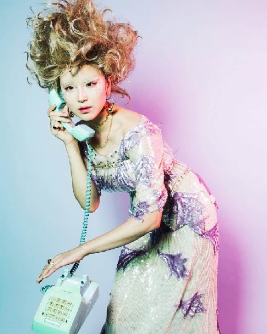 Young Juvenile Youthのインスタグラム：「Don’t be hung up on me. I’m hanging up the phone. ☎︎ 好き 嫌い 辛い 違う キミ じゃない I know it’s sad to let me go  Must be hard to let me go  #YoungJuvenileYouth #hungup #okyouparty  Photo by @akikoisobe Styling by @remitakenouchi  Hair & Make by @tomomakeup」