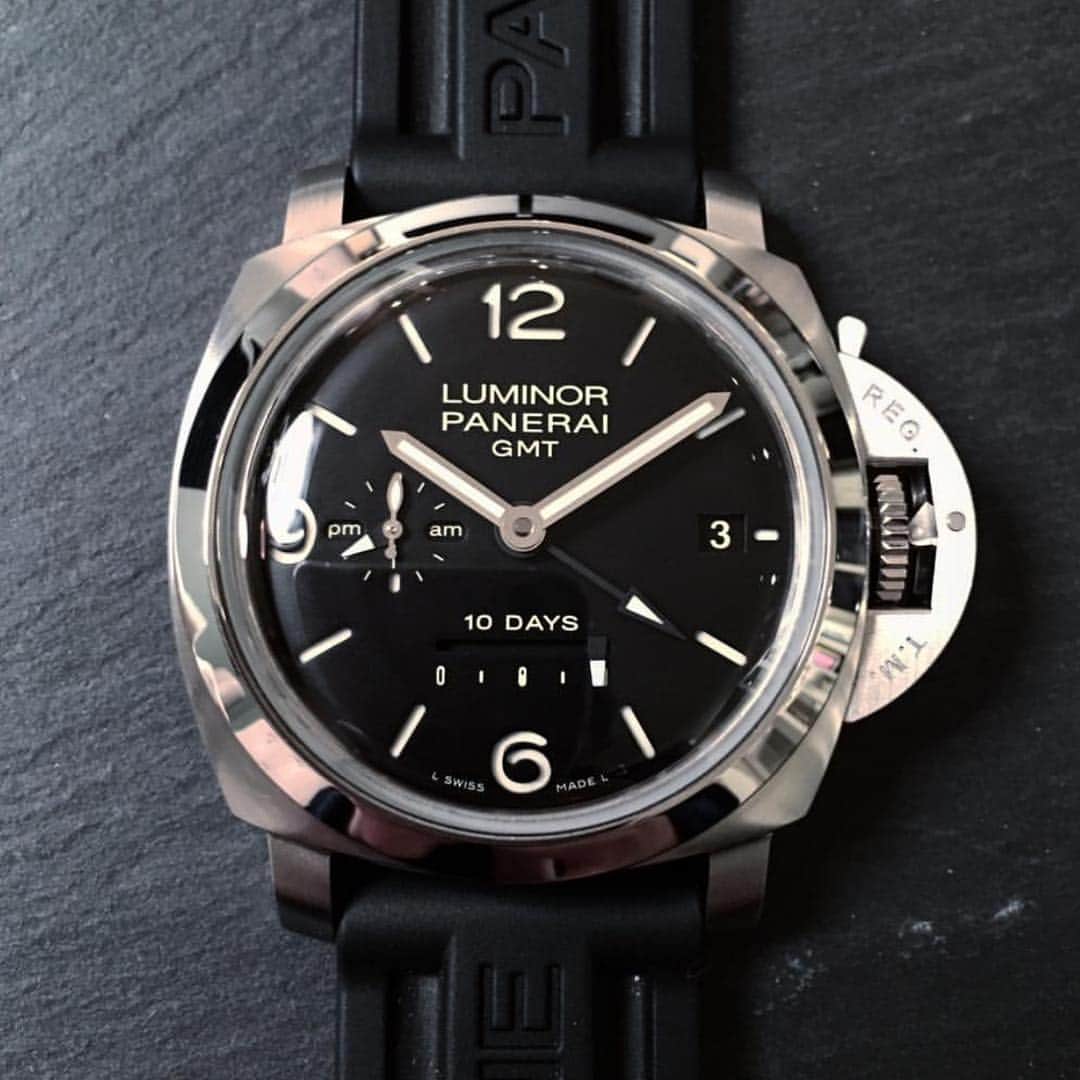 パネライのインスタグラム：「If you love the #Panerai #PAM233 but need a couple more days of power reserve then let me introduce you to the #PAM270 Luminor Marina GMT with 10 day power reserve. Pic by @paneristi_89 #paneraicentral」