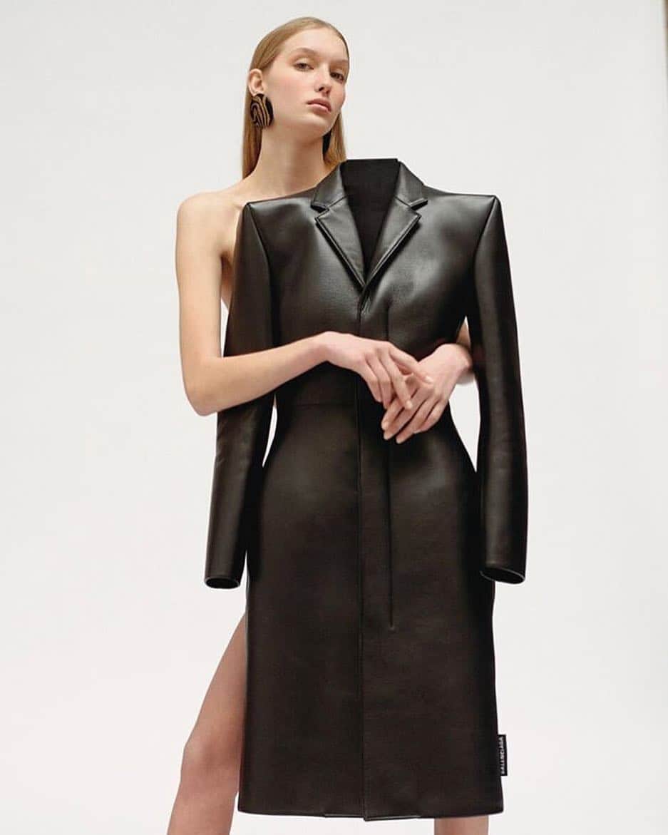 IMG Modelsさんのインスタグラム写真 - (IMG ModelsInstagram)「Clothes Encounter. ⚠️ @katerynazub stars in the new @marieclaire_hk. #📷 @chuck.reyes #👸🏼 #IMGstars」3月27日 23時50分 - imgmodels