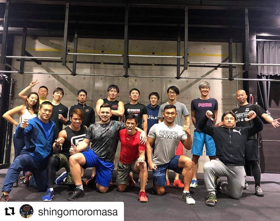 石森太二さんのインスタグラム写真 - (石森太二Instagram)「#Repost @shingomoromasa (@get_repost) ・・・ Evening class. 豪華なメンバー、最高です！  #プロレスラー #格闘家 #フィットネス #クロスフィット #筋トレ #fitam #crossfit #fit #fitness #mmafighter #prowrestler」3月27日 23時57分 - taijiishimori